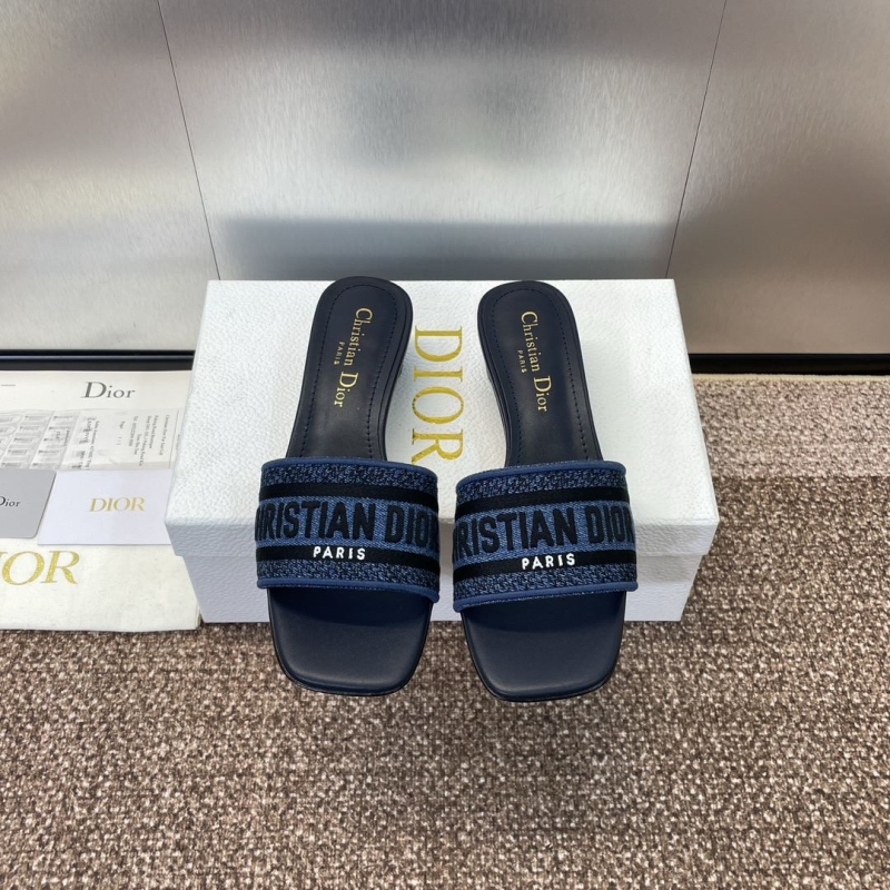 ch**an D*or slippers